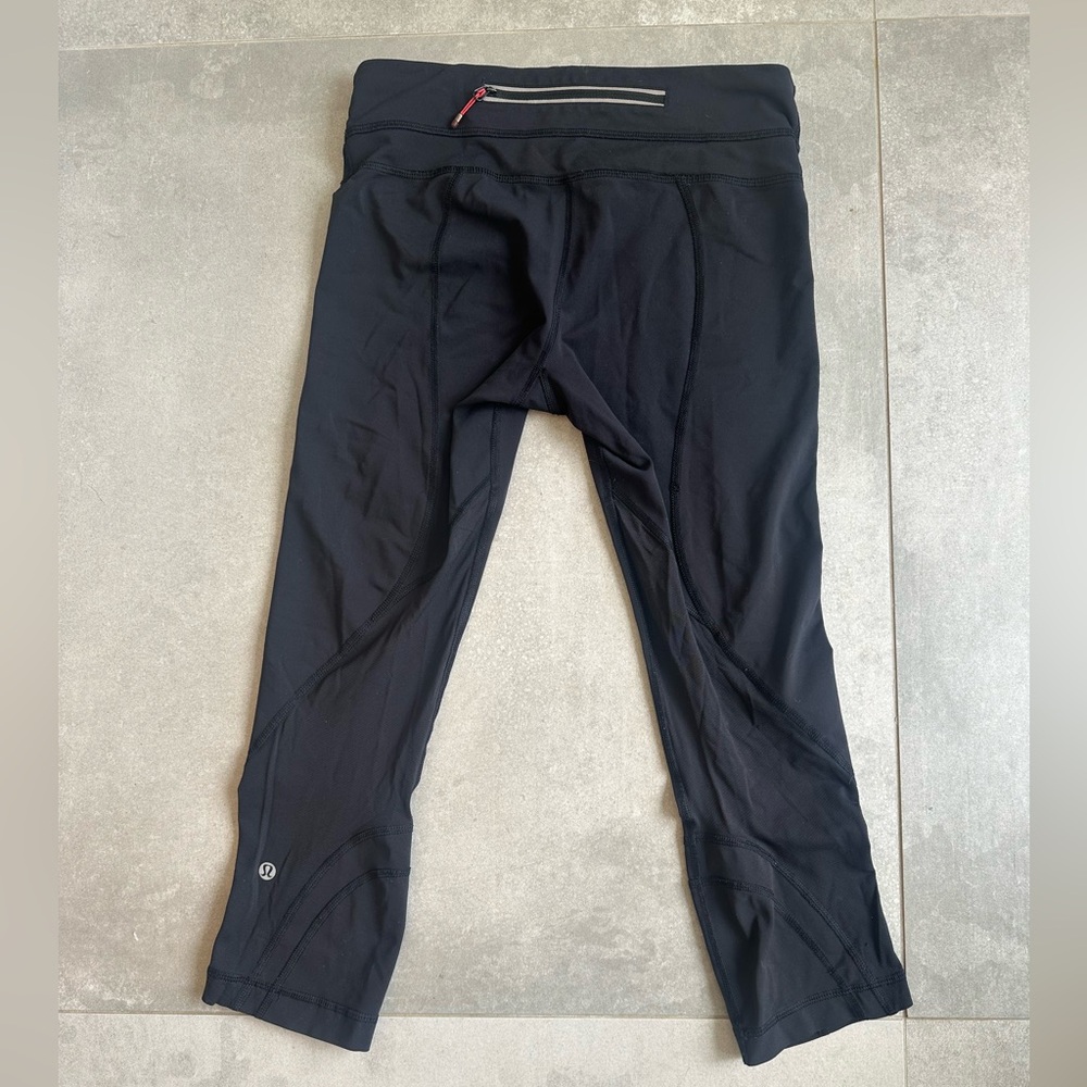 Lululemon black women’s capri crop legging size 6